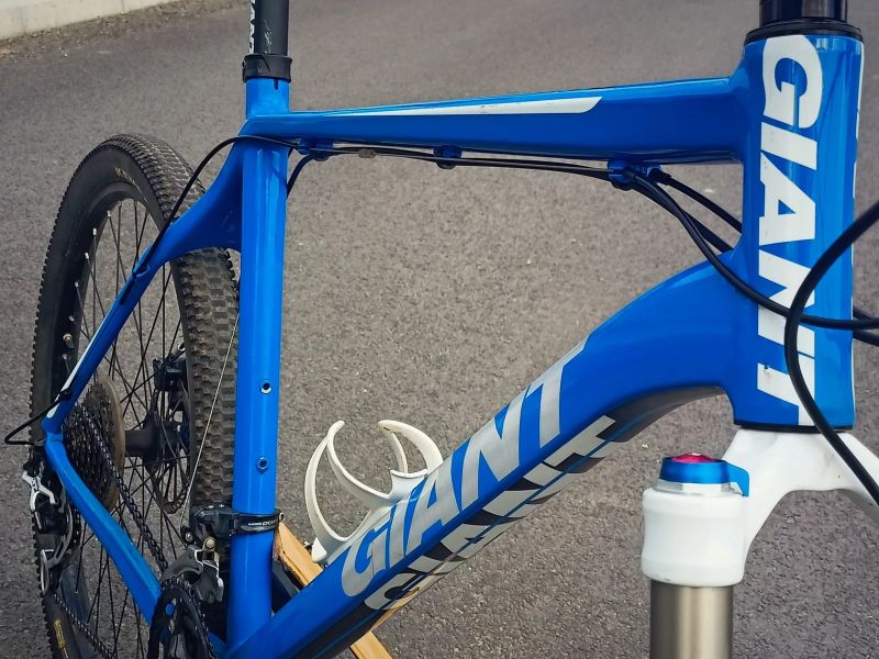 Horské kolo Giant XTC polocarbon