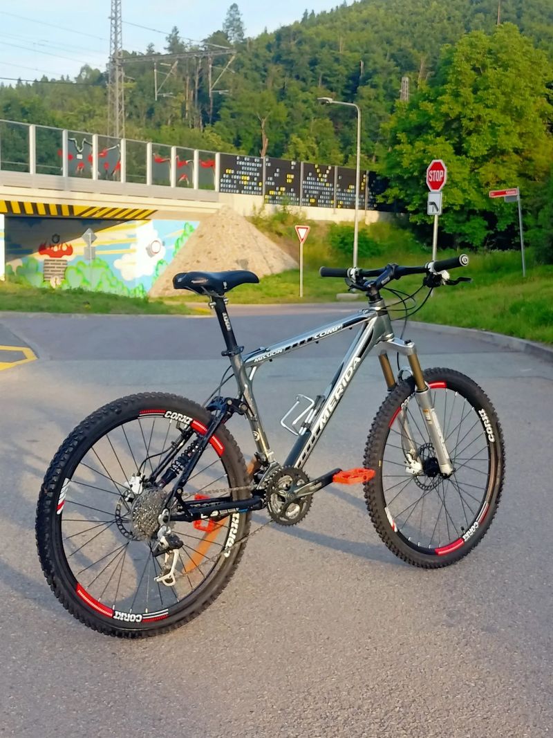 Celoodpružené kolo Merida