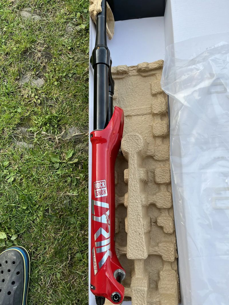 Vidlice Rock Shox Lyric Ultimate