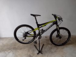 KARBONOVÉ ALL-MOUNTAIN KOLO, VÁHA POD 12 KG, DRUHÁ SADA KOL A PNEU