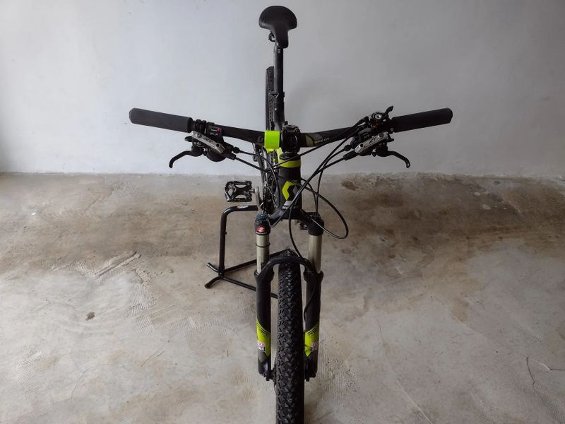 KARBONOVÉ ALL-MOUNTAIN KOLO, VÁHA POD 12 KG, DRUHÁ SADA KOL A PNEU