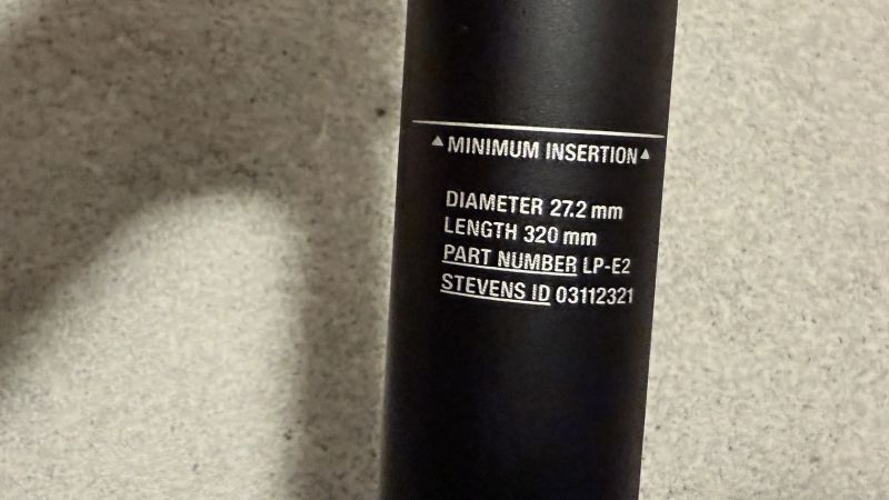 Sedlovka Stevens průměr 27,2 mm, délka 320 mm, z nového kola