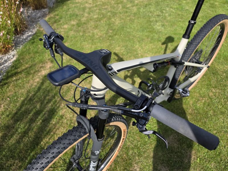Canyon lux trail cf6 - vel. M - 11,10kg