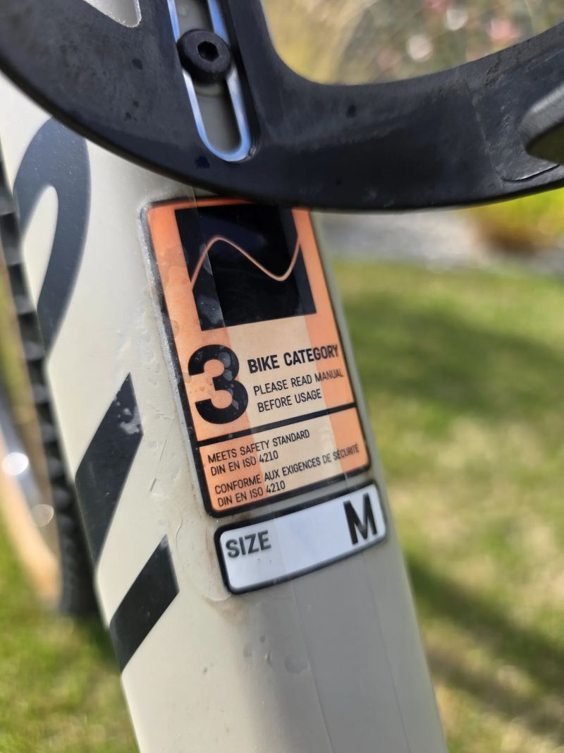 Canyon lux trail cf6 - vel. M - 11,10kg