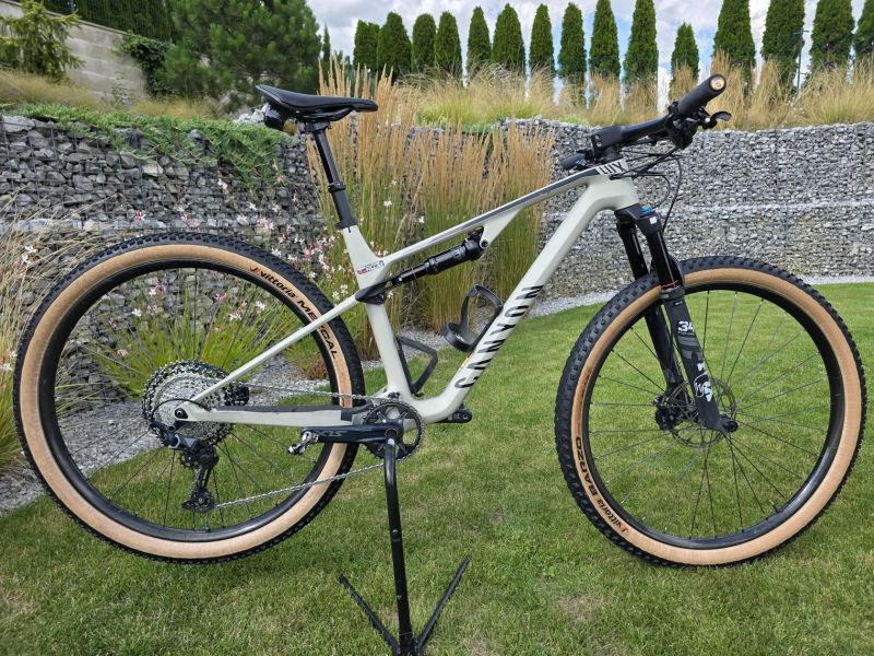 Canyon lux trail cf6 - vel. M - 11,10kg