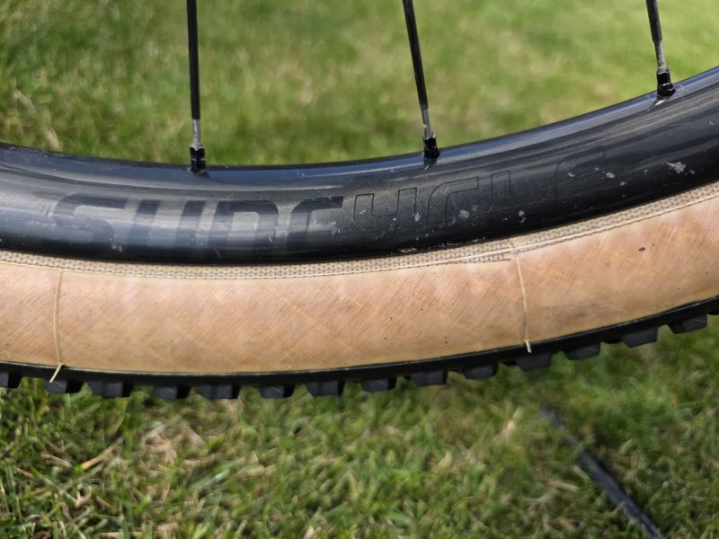 Canyon lux trail cf6 - vel. M - 11,10kg