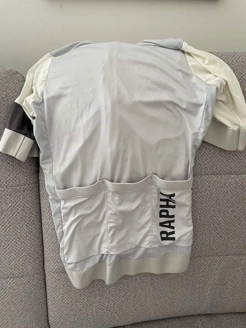 Dres a kraťasy Rapha