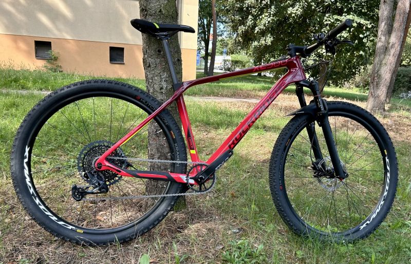 Horské kolo Rockrider XC900; nájezd jen cca 100 km