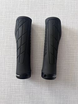 gripy Ergon GA3 Large černé