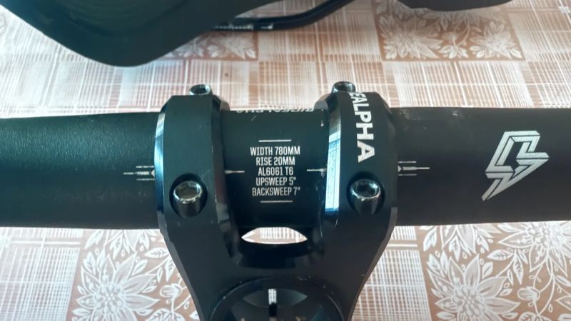 Řidítka Rideal Alpha 780mm pedály grypy DEITY