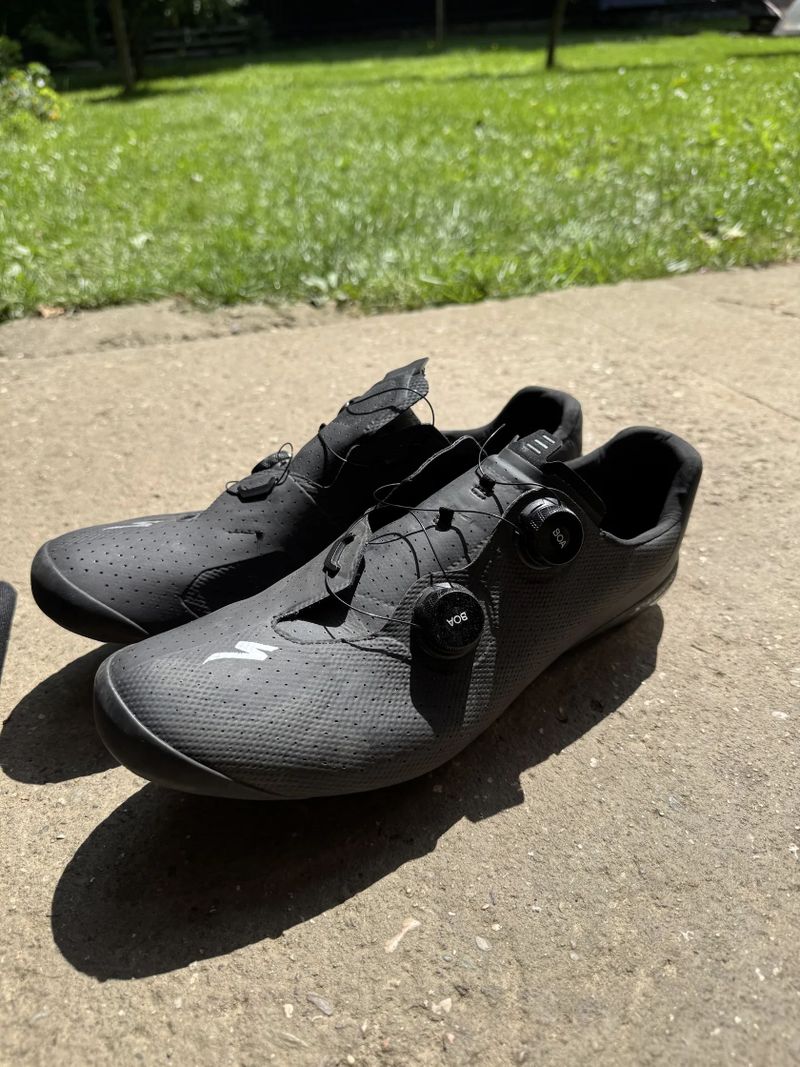 Silniční tretry S-WORKS Torch Black, velikost 49