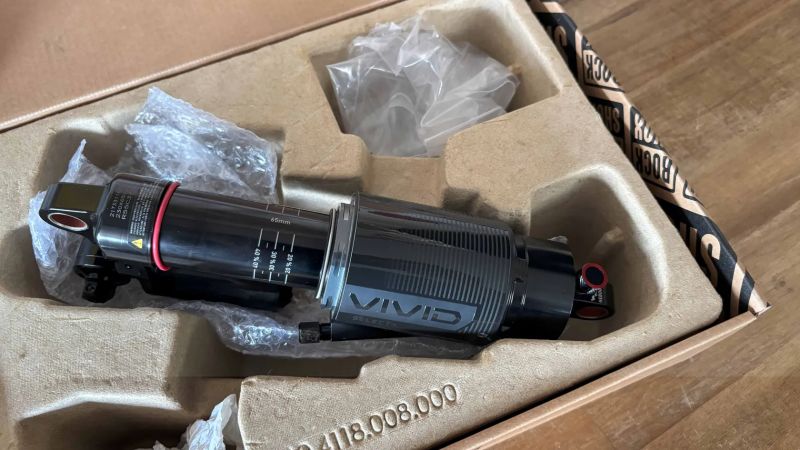 RockShox Vivid Select+ 230mm x 65mm NOVÝ