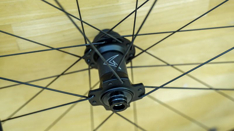 Veloman Terbium / Karbon gravel kola