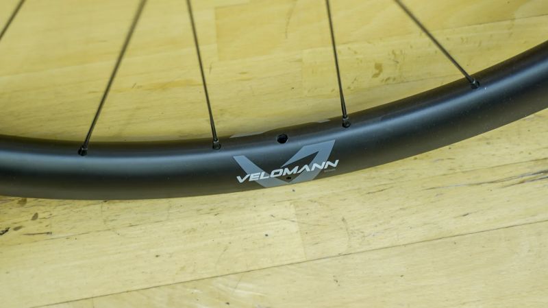 Veloman Terbium / Karbon gravel kola
