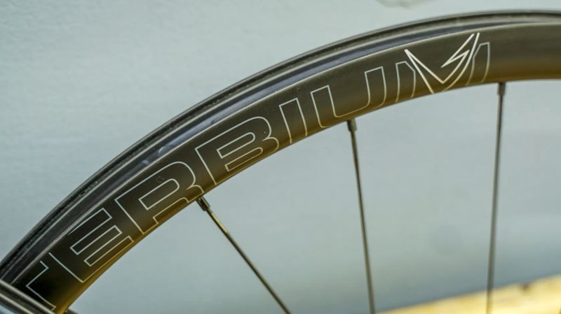 Veloman Terbium / Karbon gravel kola