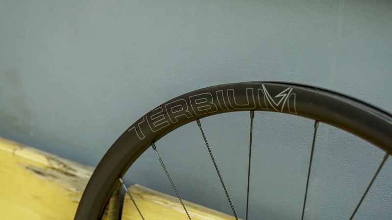 Veloman Terbium / Karbon gravel kola