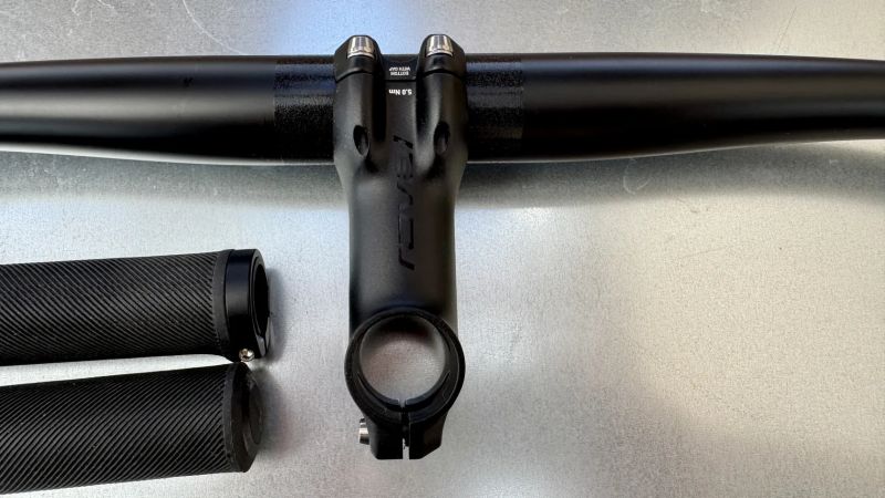 Karbonová řídítka Specialized Roval Control SL+Představec Roval Control SL
