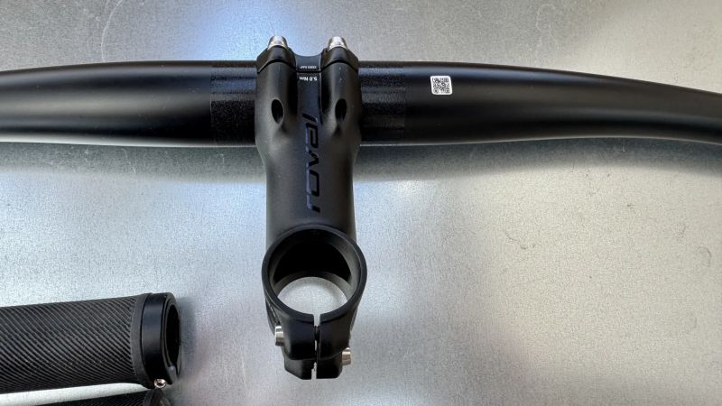 Karbonová řídítka Specialized Roval Control SL+Představec Roval Control SL