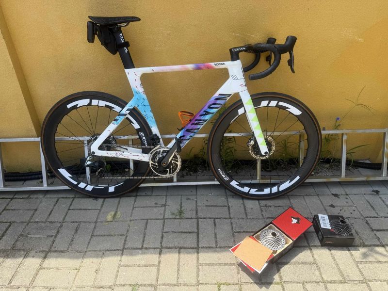 Canyon CFR e-Tap vel.L (175-190 cm)