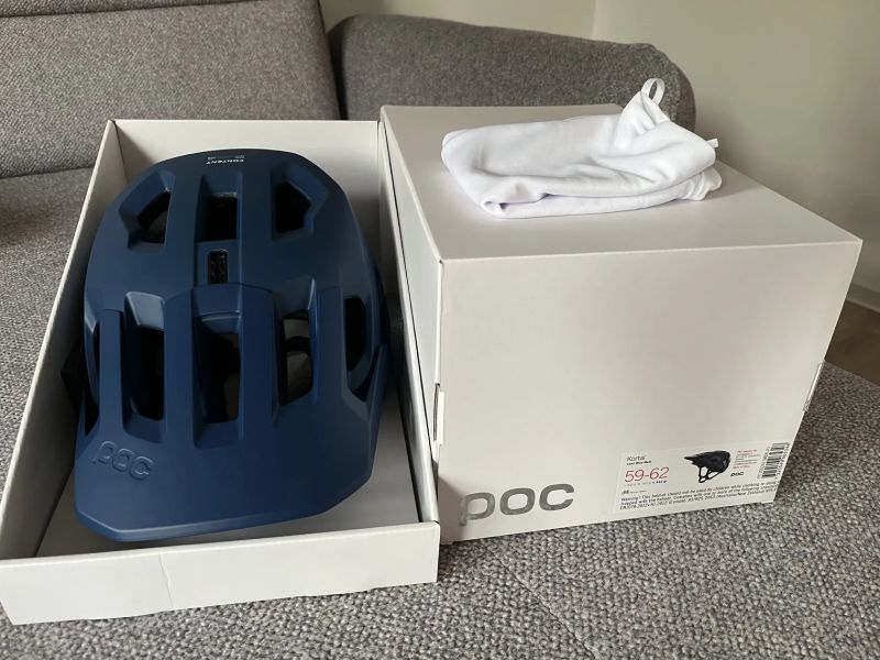 POC KORTAL Blue Matt 59-61cm - NOVÁ V ORIGINÁLNÍM BALENÍ