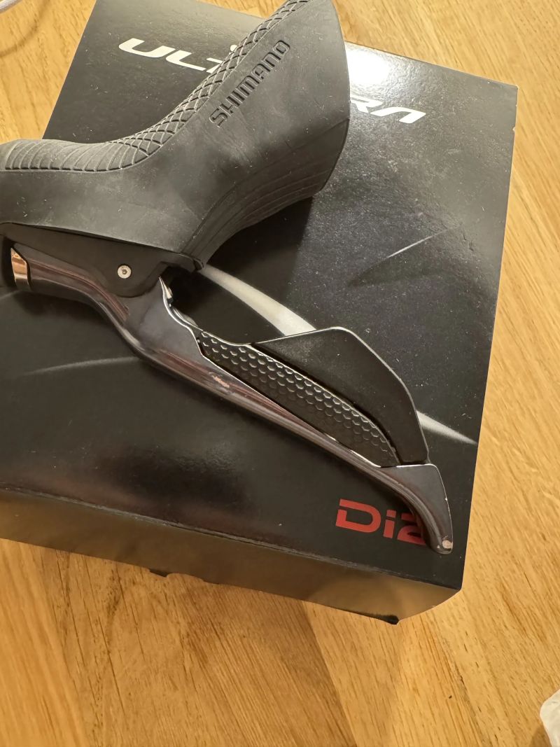 Levá páka Shimano Ultegra DI2 (ST-R8070)