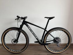 Specialized Epic Hardtail Expert 2022 (karbonová kola, SID brain)