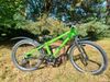 7,7 kg ultralehké dětské zelené kolo Kubikes 20L MTB od 110 cm, vylepšené o PÁČKOVÉ ŘAZENÍ, blatníky