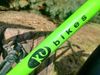 7,7 kg ultralehké dětské zelené kolo Kubikes 20L MTB od 110 cm, vylepšené o PÁČKOVÉ ŘAZENÍ, blatníky