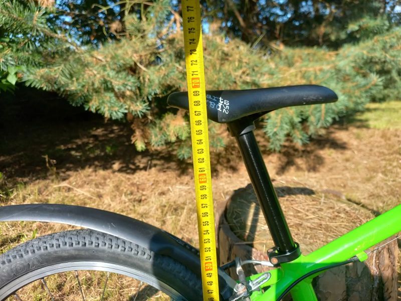 7,7 kg ultralehké dětské zelené kolo Kubikes 20L MTB od 110 cm, vylepšené o PÁČKOVÉ ŘAZENÍ, blatníky