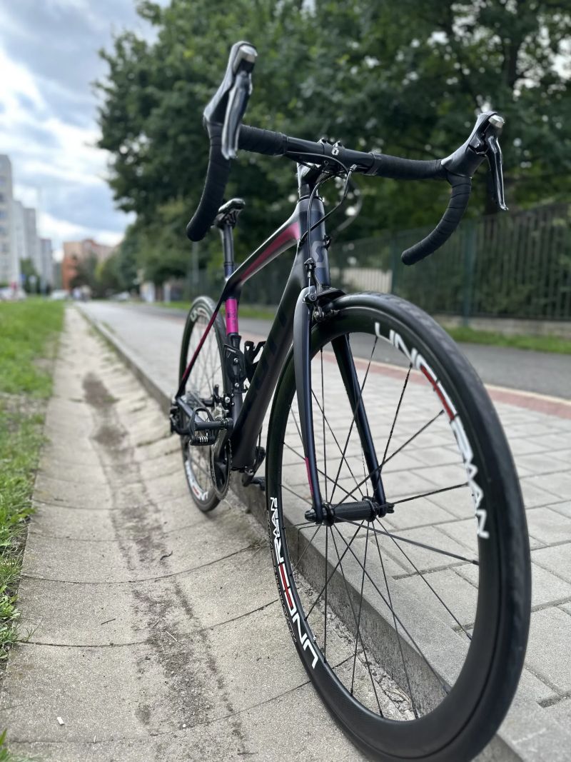 Dámské silniční kolo Scott