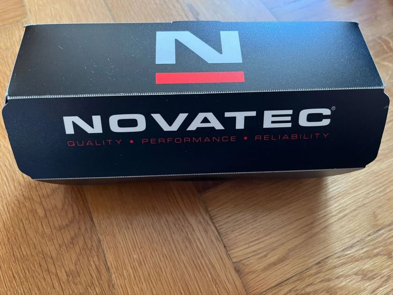 Přední náboj Novatec Boost Spec (110 mm, 32 děr)