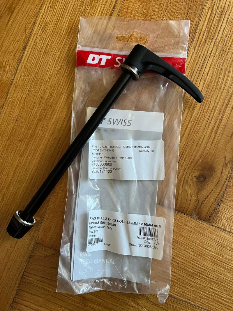Rychloupínák DT Swiss Alu MTB osa 10x135 mm