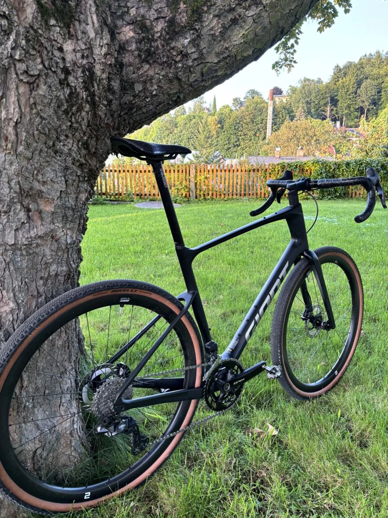 Gravel kolo Giant REVOLT ADVANCED 0 černá, 2024 - vel. XL