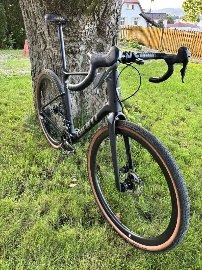 Gravel kolo Giant REVOLT ADVANCED 0 černá, 2024 - vel. XL