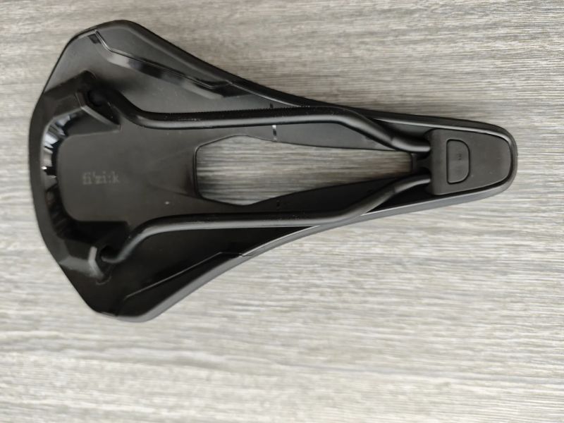 Nová sedla Fizik argo a Čína EC90