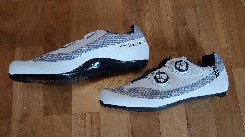Silniční tretry Northwave Mistral Plus 45,5 White /Black 