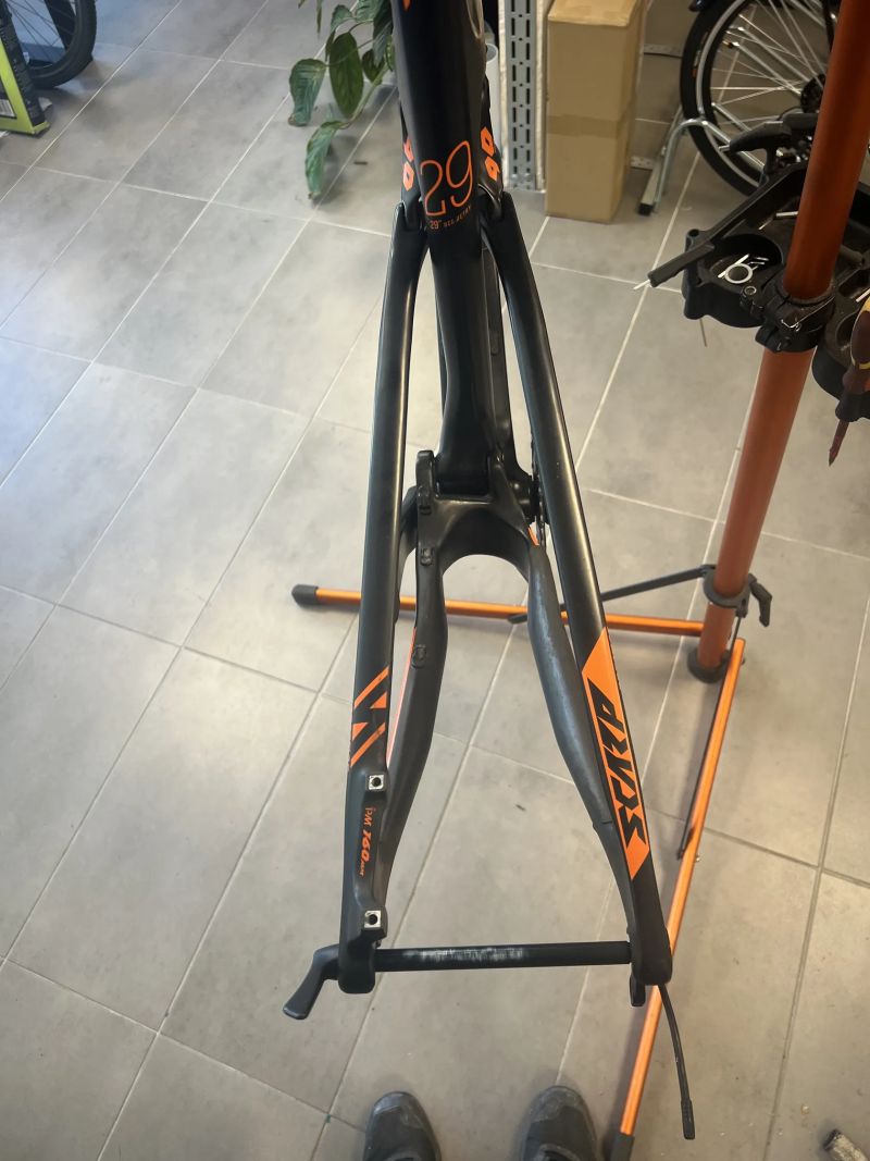 ⭐️⭐️ KTM Scarp Prestige – karbonový rám 29" + kliky SRAM XX1 + tlumič RockShox Monarch XX ⭐️⭐️