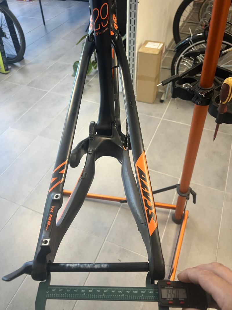 ⭐️⭐️ KTM Scarp Prestige – karbonový rám 29" + kliky SRAM XX1 + tlumič RockShox Monarch XX ⭐️⭐️