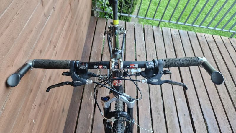 Trekové kolo PELL’S velikost M, 28"
