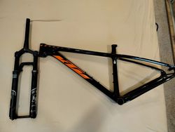 Ramová sada KTM + vidlice Fox