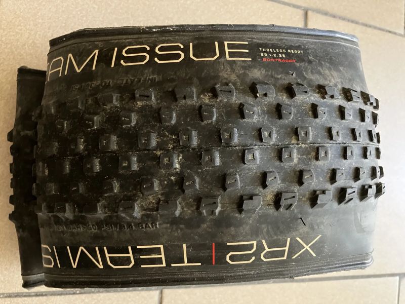 2x Bontrager XR2 Team issue 29x2.35