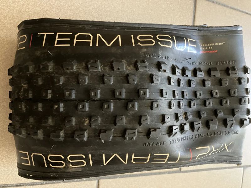 2x Bontrager XR2 Team issue 29x2.35