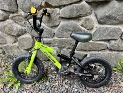 Dětské kolo Specialized Hotrock 12 + příslušenství