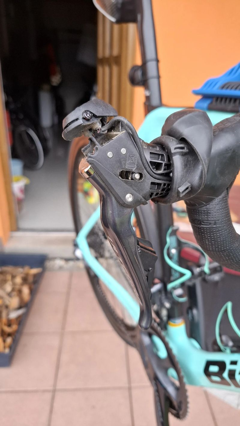 Sháním pravou páku Shimano STR 8070 Di2