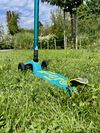 Koloběžka Micro Maxi Deluxe blue - VELMI DOBRÝ STAV
