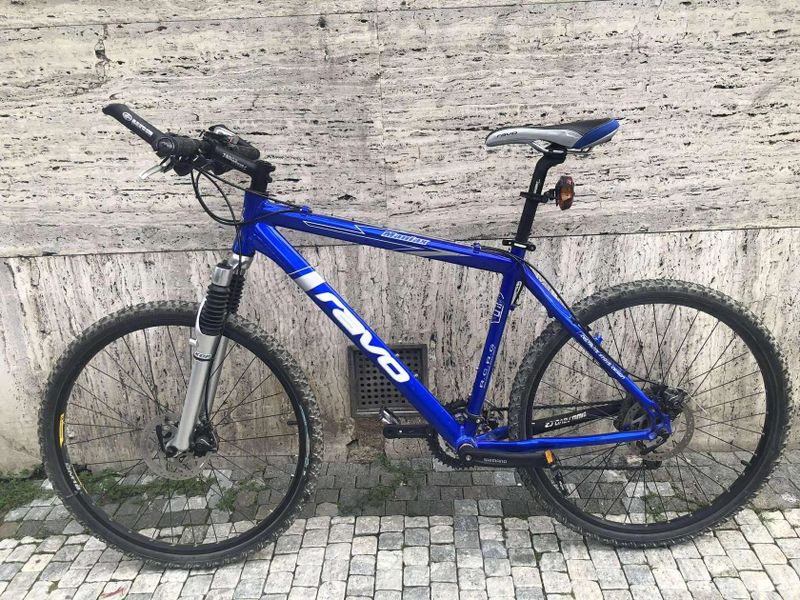 Ravo Maniax (SUPER STAV, téměř nejeté)