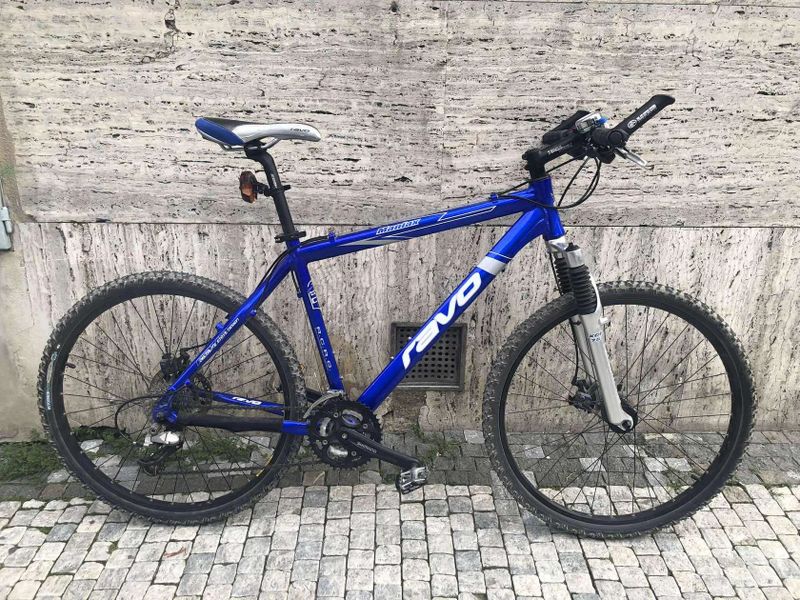Ravo Maniax (SUPER STAV, téměř nejeté)