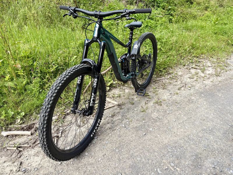 Prodám zánovní top enduro kolo Giant Reign 1 kupované 8/2024