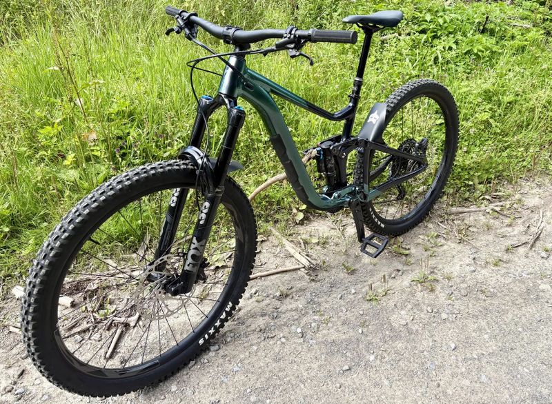 Prodám zánovní top enduro kolo Giant Reign 1 kupované 8/2024