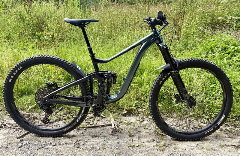 Prodám zánovní top enduro kolo Giant Reign 1 kupované 8/2024
